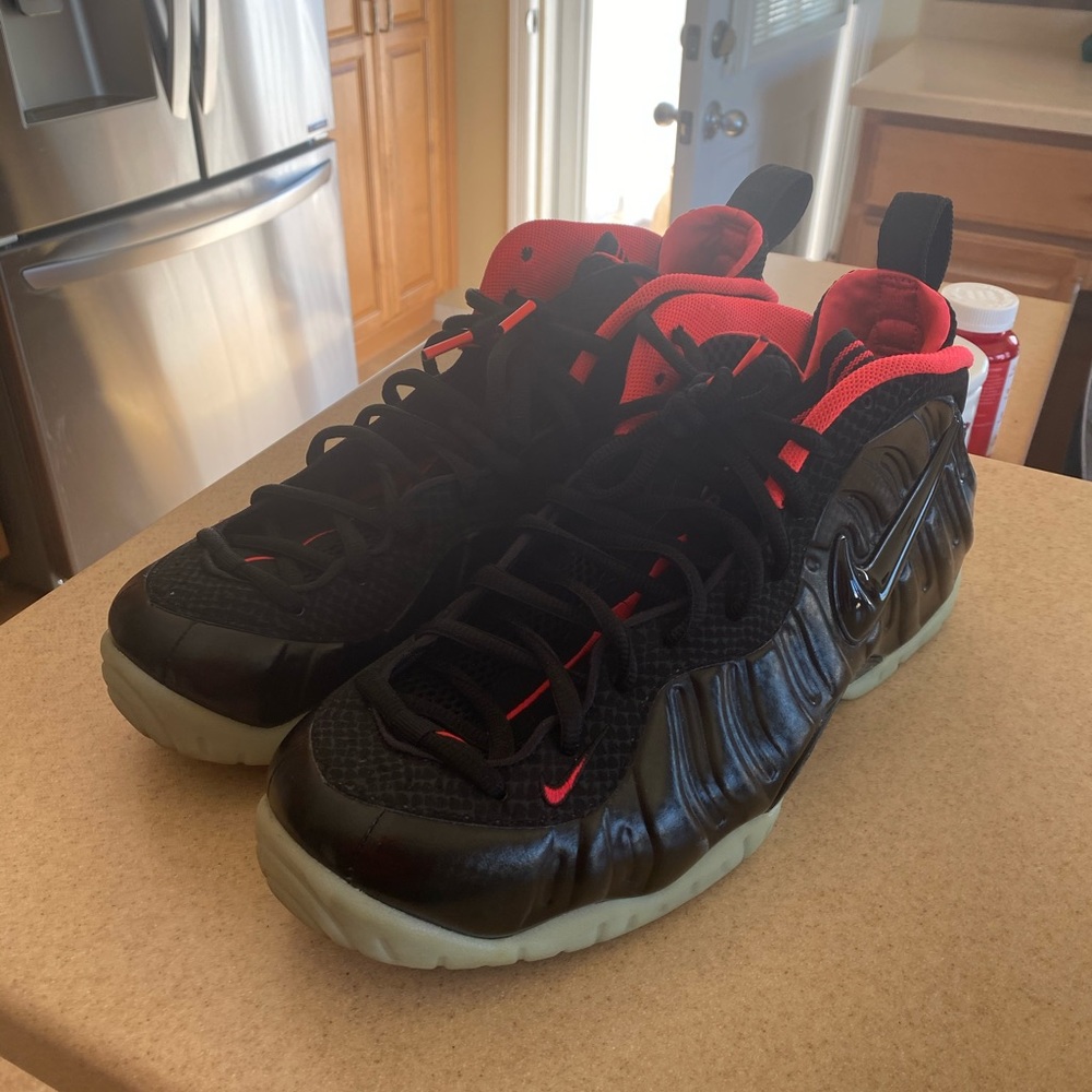 Sneakers - Picture 3 of 4